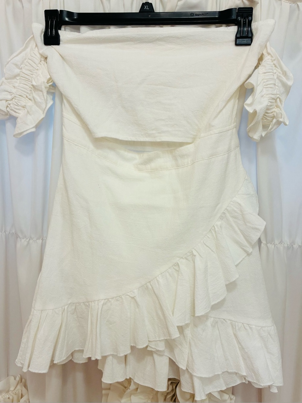 Off-Shoulder White Ruffle Dress🌸